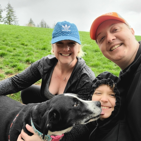 Meet your Posher, Christie - Picture 1 of 1